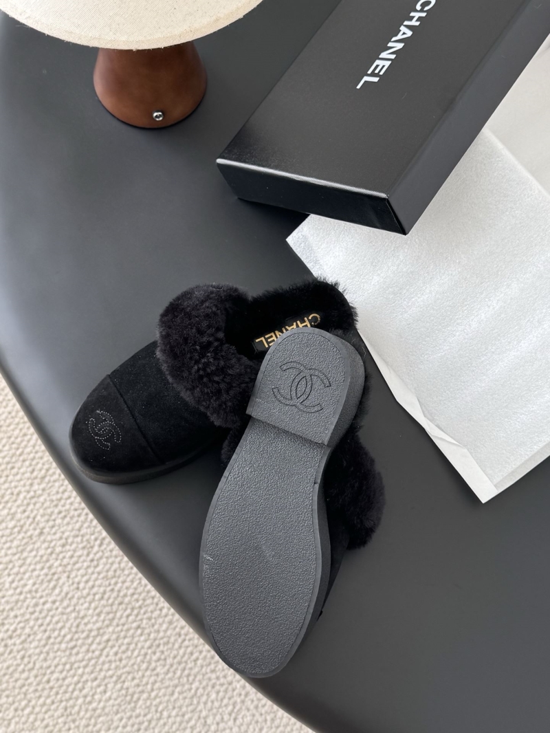 Ch**el slippers